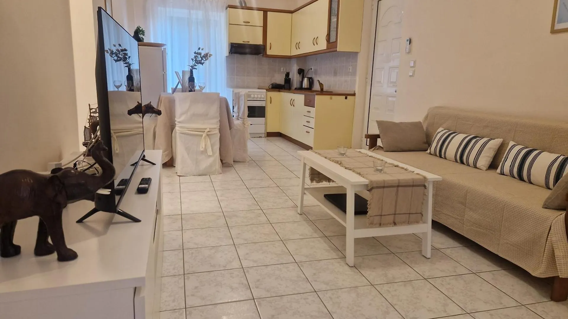 Sea Breeze Apartment Polychrono