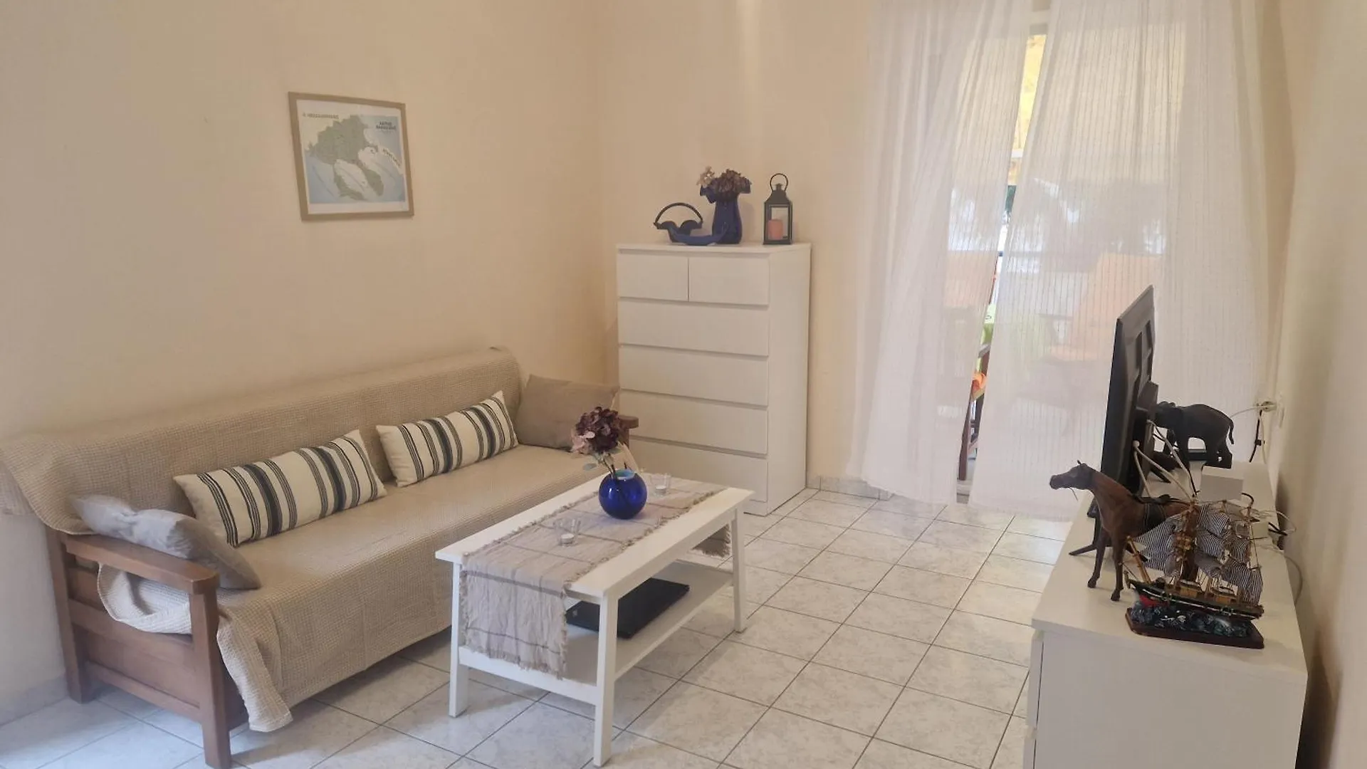 Sea Breeze Apartment Polychrono