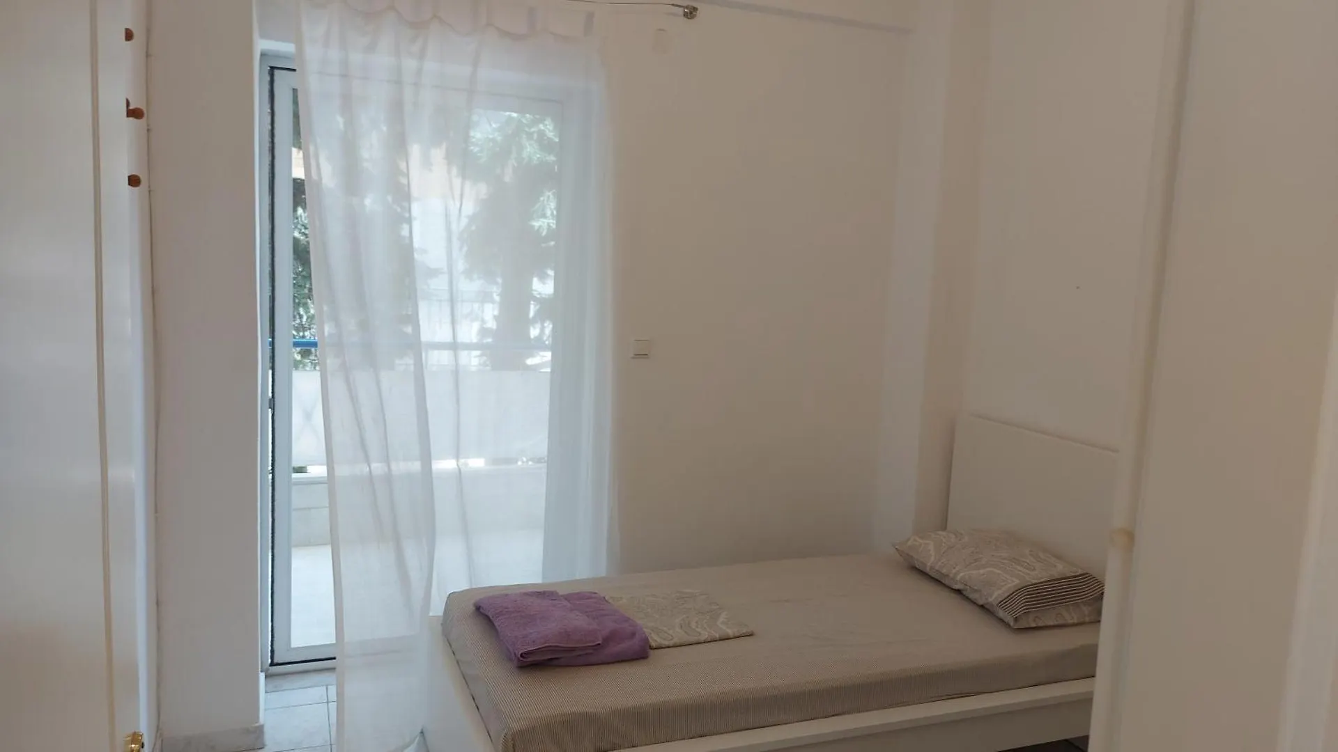 Sea Breeze Apartment Polychrono