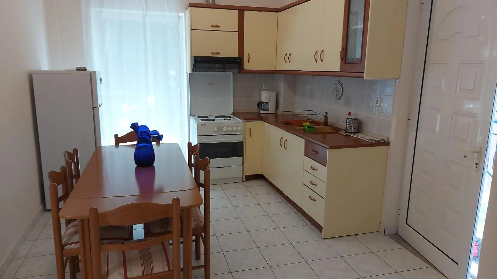 Sea Breeze Apartment Polychrono